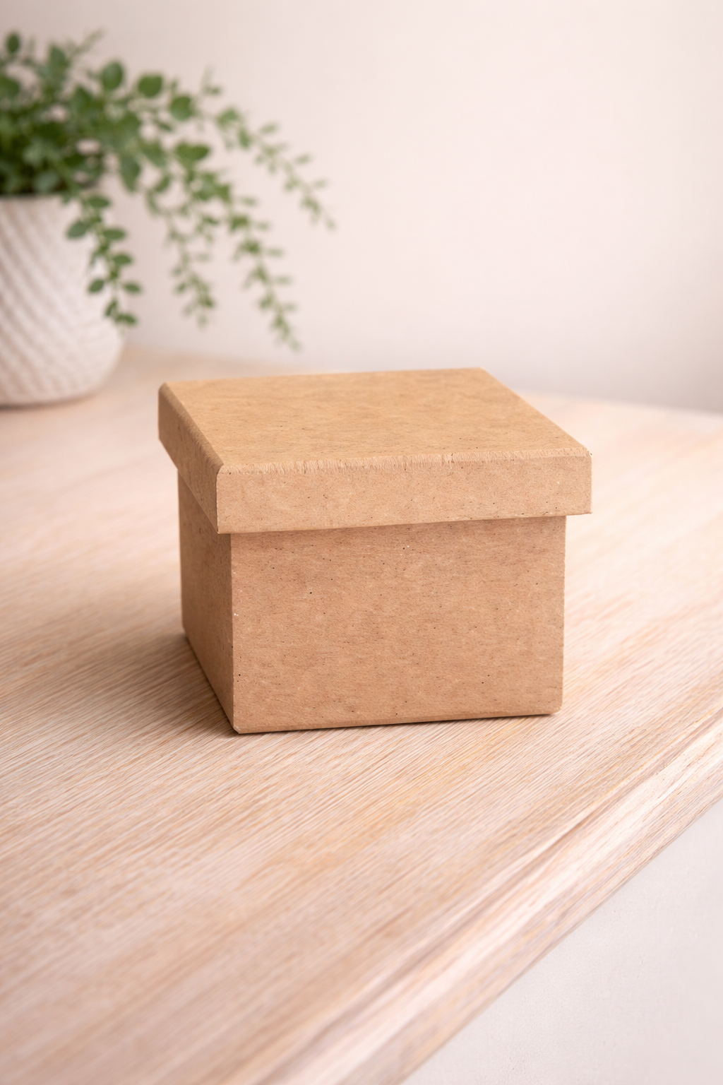 KÜÇÜK KARE KAPAKLI KUTU